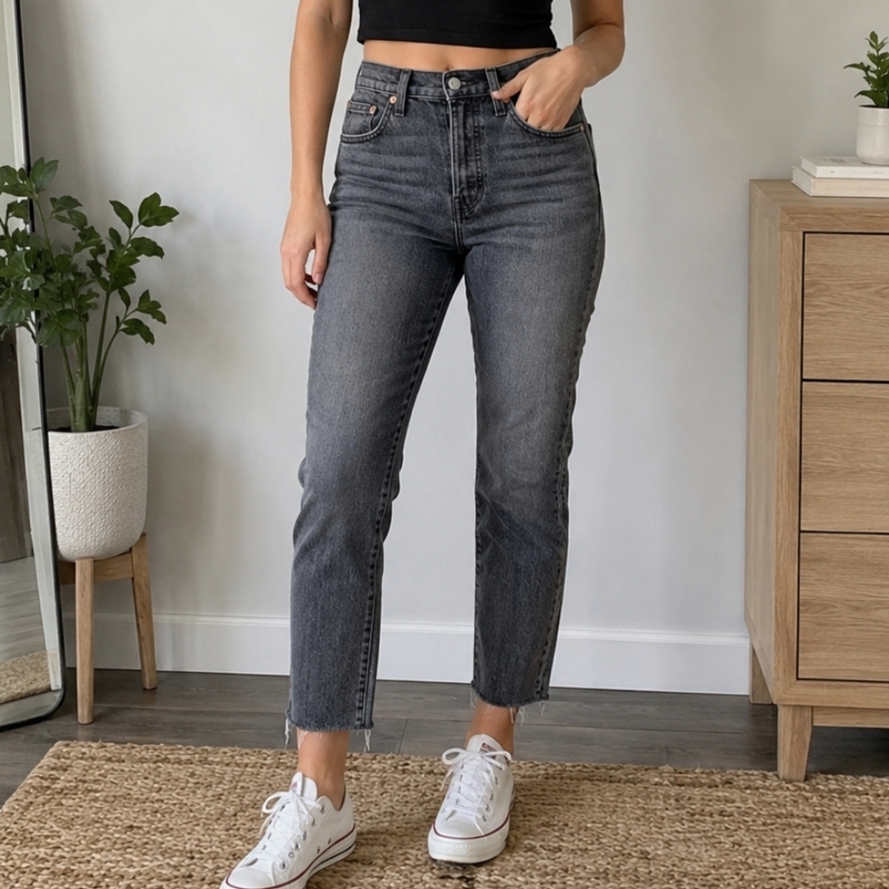 Levi’s Women’s Size 24 Gray Straight Leg Jeans Raw Hem Cropped Denim Pants